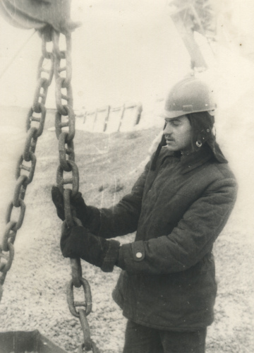 Военный строитель в ватной куртке 
	образца 1966 г.