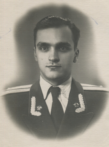 Неизвестный лейтенант железнодорожных 
	войск, 1957 г.