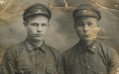 Красноармейцы с пулеметными значками на 
	петлицах, начало 1930-х гг.