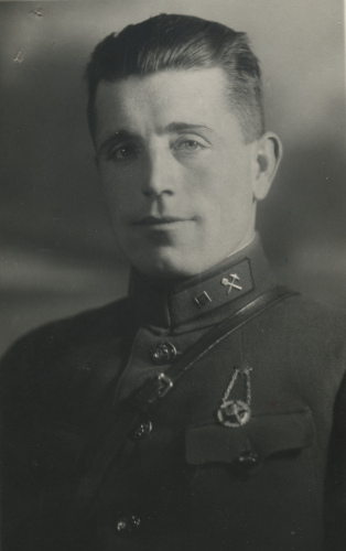 Командир саперного взвода 1-го батальона 
	69-го стрелкового полка 23-й стрелковой дивизии В.И. Рудевич