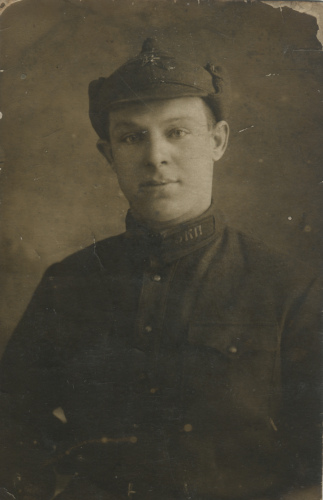 Вероятно, на снимке запечатлена шифровка 3-го 
	конвойного полка (3КП)