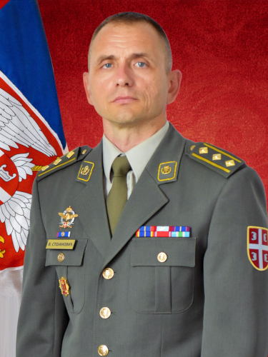 Полковник Владимир Стоjановиħ. Эмблемы парашютной 
	службы, формально в сербской армии несуществующие