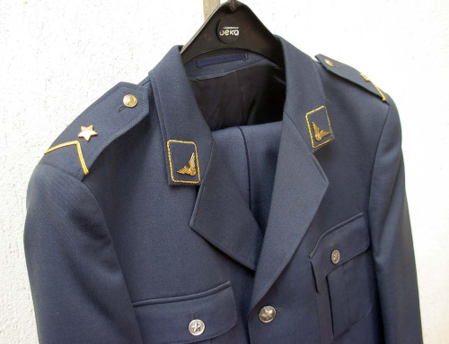 Китель водника RV i PVO JNA («opb») с эмблемами 
	авиационно-технической службы.