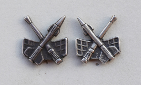 значка рода артиљеријско-ракетних јединица за противваздухопловна дејства 
			(артиллерийско-ракетные части ПВО)