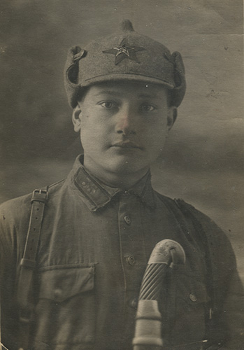 Красноармеец Е.И. Загороднов предположительно проходил 
	службу в 33-м кавалерийском полку 6-й кавалерийской дивизии.