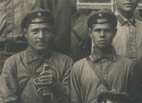 Фрагменты группового снимка военнослужащих 42-го 
	кавалерийского полка 7-й кавалерийской дивизии накануне расформирования полка.