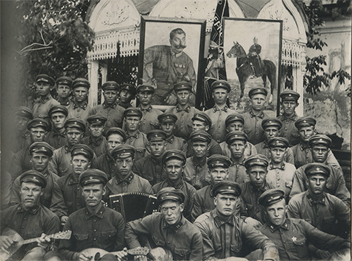 Красноармейцы 44-го кавалерийского полка 8-й 
	кавалерийской дивизии ПриВО