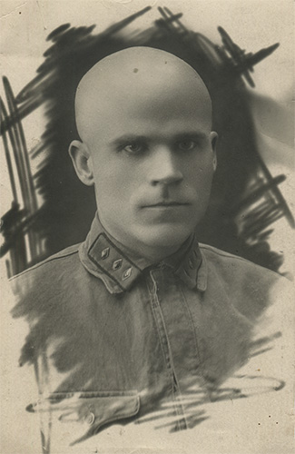 Помполит 18-го стрелкового корпуса Е.В. 
	Стельмах