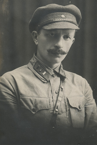 Военком 7-го стрелкового полка 3-й Крымской стрелковой 
	дивизии Л.М. Левченко