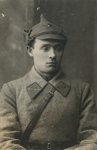 Помощник по политической части командира 12-й отдельной 
	местной стрелковой роты Н.Т. Сергеев