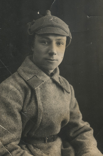 Неизвестный красноармеец 165-го стрелкового полка 55-й 
	стрелковой дивизии с нетипичной шифровкой, выполненной в две строки (165/п)