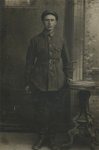 Красноармеец 9-го отдельного батальона местных стрелковых 
	войск Р.П. Колесников