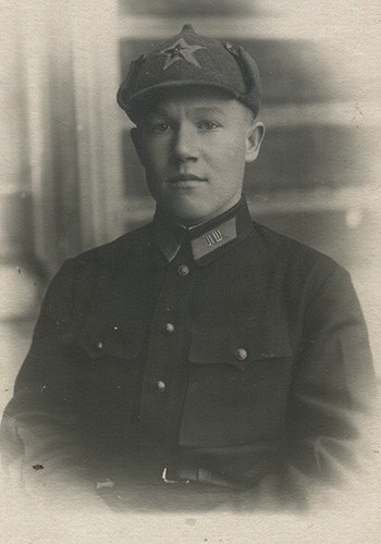 Курсант В.М. Рожицин с шифровкой ЛШ. Возможно, 
	Ленинградская пехотная школа