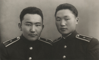 Военнослужащие армии 
			МНР, проходившие обучение в медицинском вузе СА в Ленинграде