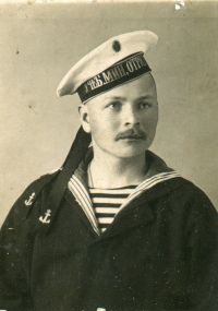Матрос учебно-минного отряда 
			Балтийского флота Михаил Постников (?), 1915 г.