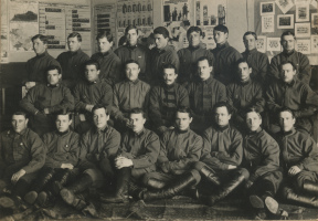 Дарственная фотография от выпускников 
			2-й объединенной военной школы красных коммунаров им.Уншлихта своему командиру Н. Перцуленко, 1924 г.