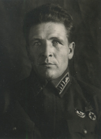 Заместитель командир 38-й танковой дивизии 
			полковник Григорий Иванович Слизков