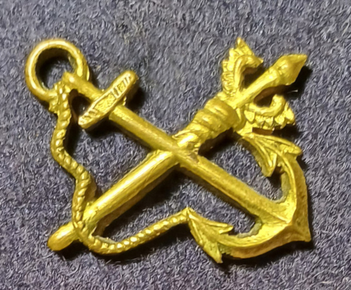 Эмблема вооруженной охраны торговых портов, подведомственных Народному комиссариату путей сообщения СССР, 
	образца 1926 года