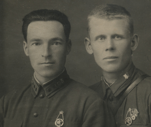 «Танки на красном». Нестандартные комбинации петлиц и эмблем в Красной/Советской армии. Часть I. 
	1924-1935 гг.