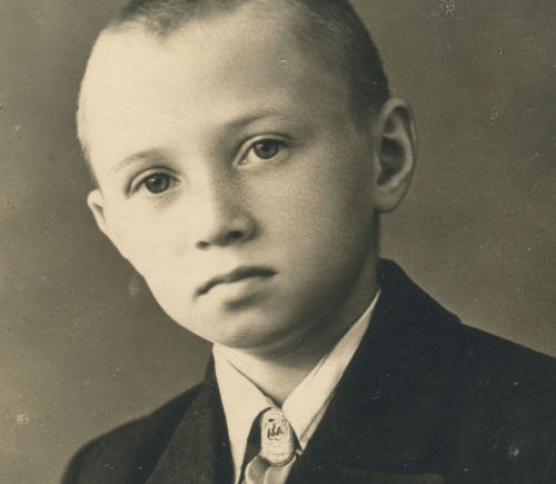 Пионерская металлопластика на фотографиях 1940-1960 гг. Какова ее ценность для атрибуции времени съемки?